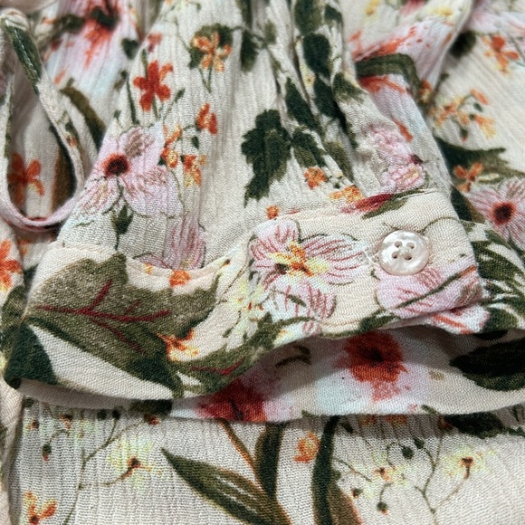 Hillary Radley, size medium floral blouse, button up with tie up, - Picture 10 of 12